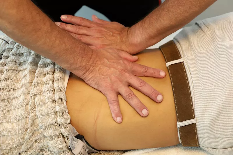 David Feurstein, MSc.D.O. Physiotherapie & Osteopathie für alle Altersgruppen – mit Herz & Verstand, Inkontinenz lindern, Elektrotherapie, Techniken wie manuelle Gelenkmobilisation, Massagen, Dehnungen, Anwendung von Wärme, Pyhsiotherapie Leiblachtal, Lochau am Bodensee, Schweiz, Deutschland, Liechtenstein