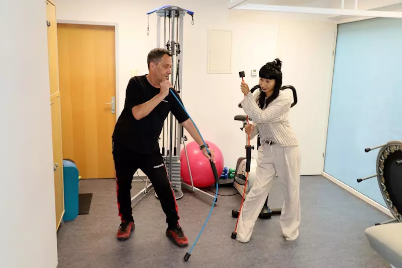 David Feurstein, MSc.D.O. Physiotherapie & Osteopathie für alle Altersgruppen – mit Herz & Verstand, Inkontinenz lindern, Elektrotherapie, Techniken wie manuelle Gelenkmobilisation, Massagen, Dehnungen, Anwendung von Wärme, Pyhsiotherapie Leiblachtal, Lochau am Bodensee, Schweiz, Deutschland, Liechtenstein